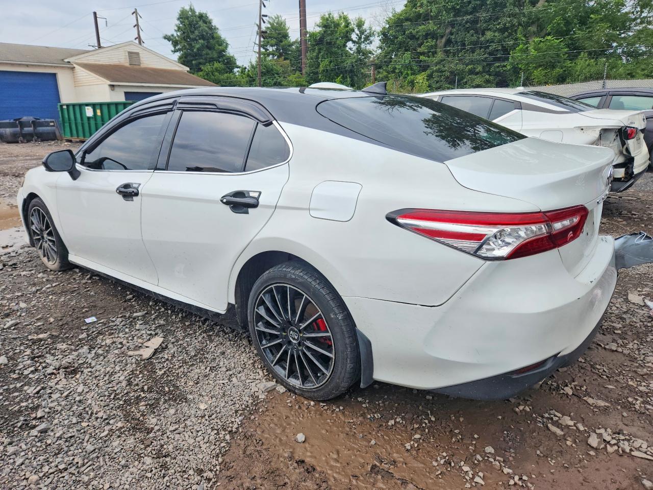 2020 TOYOTA CAMRY XLE — снимка 2