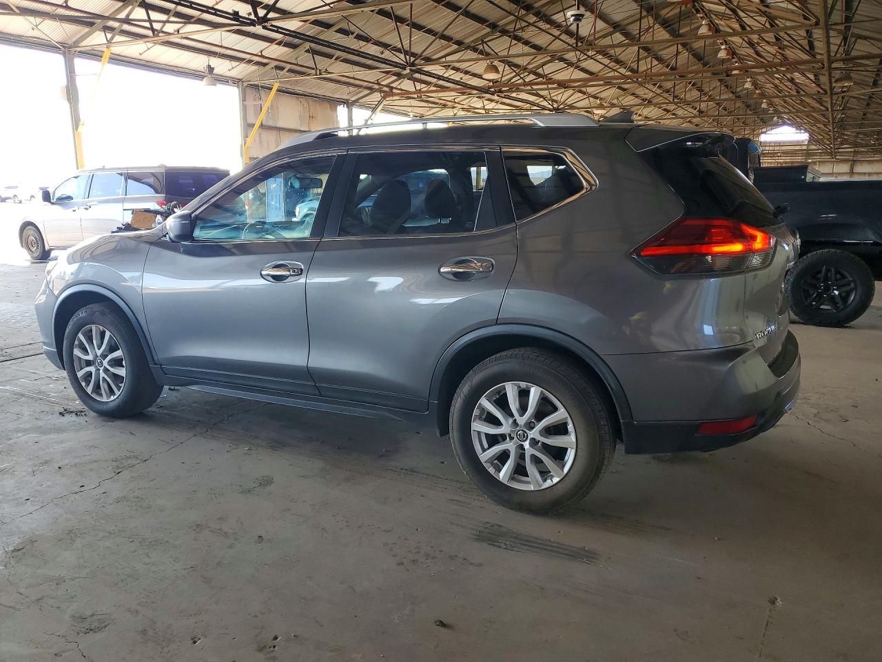 2017 NISSAN ROGUE SV — снимка 2