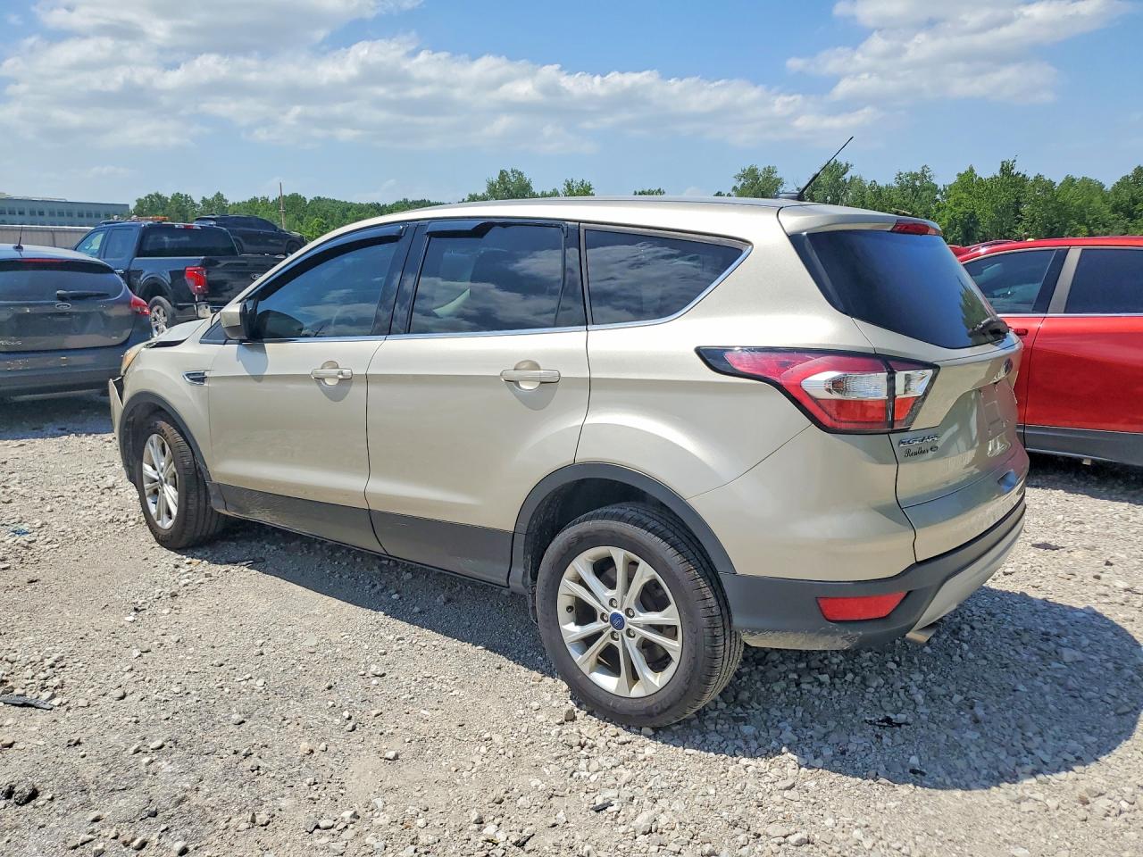 2017 FORD ESCAPE SE — снимка 2