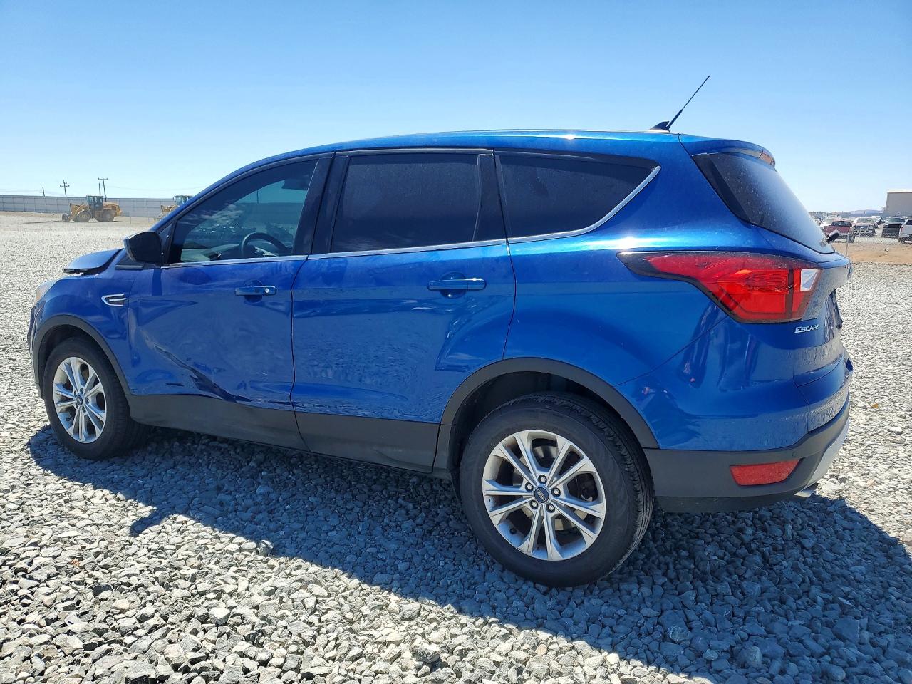 2019 FORD ESCAPE SE — снимка 2
