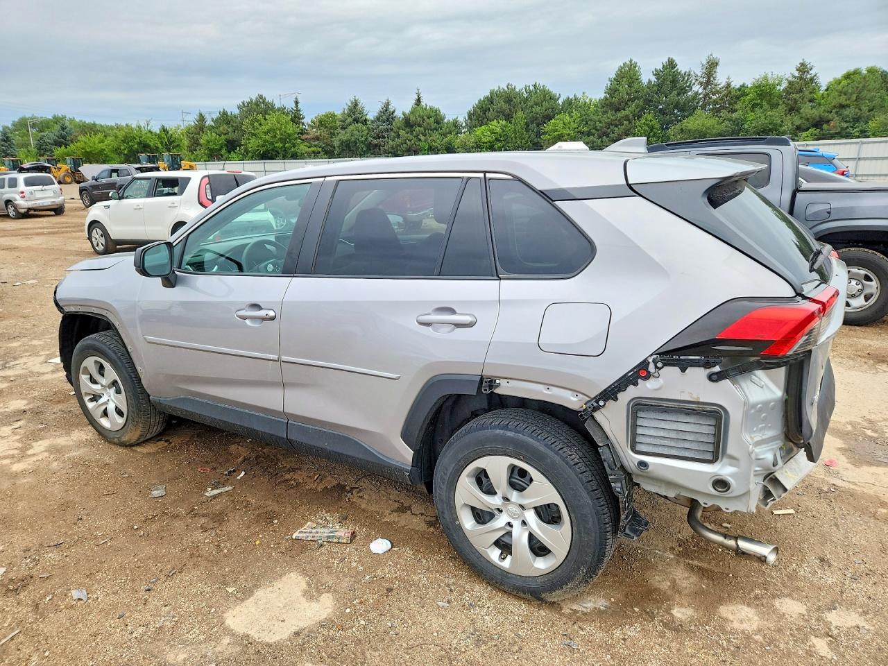 2022 TOYOTA RAV4 LE — снимка 2