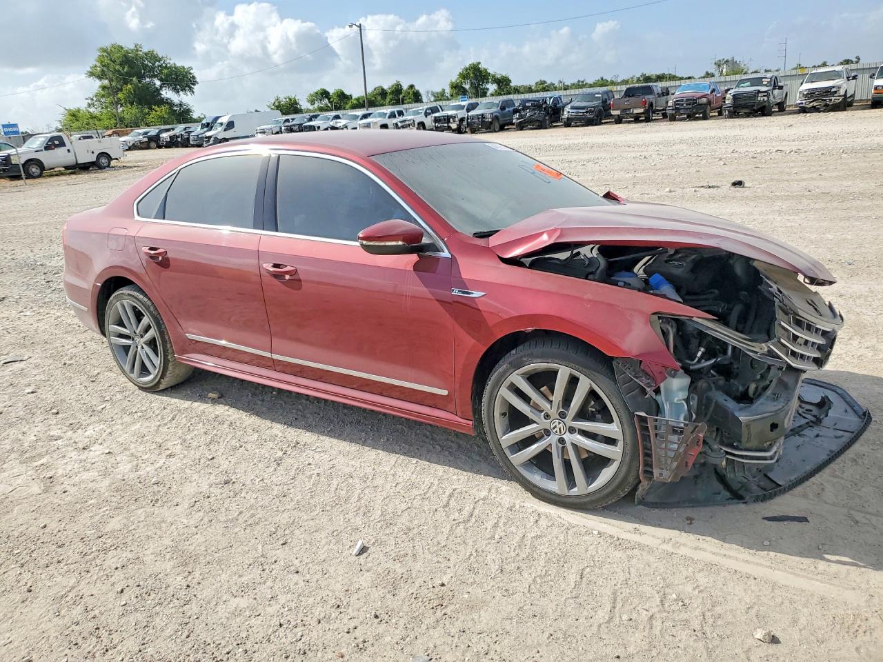 2017 VOLKSWAGEN PASSAT R-LINE — снимка 4