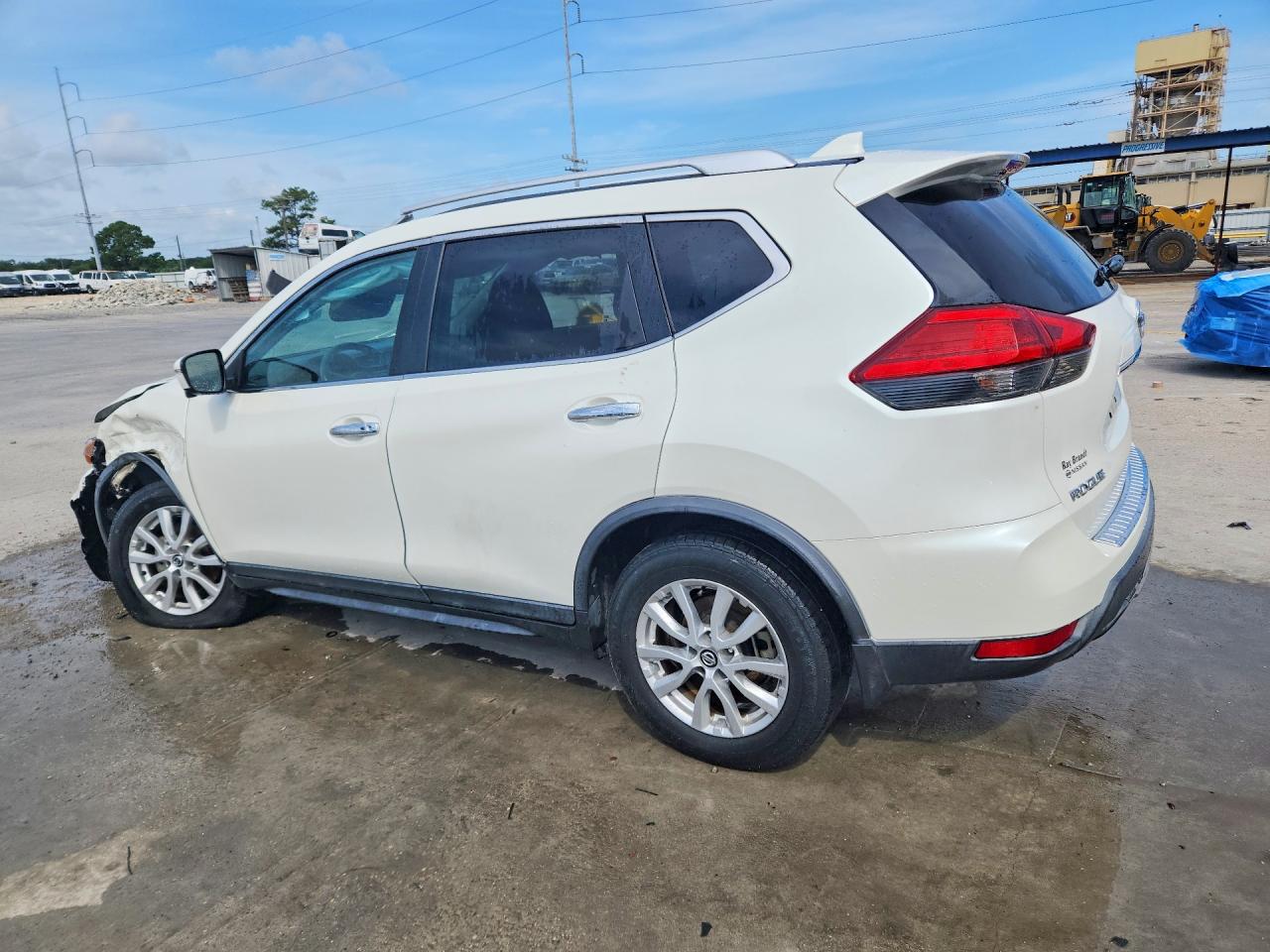 2017 NISSAN ROGUE SV — снимка 2