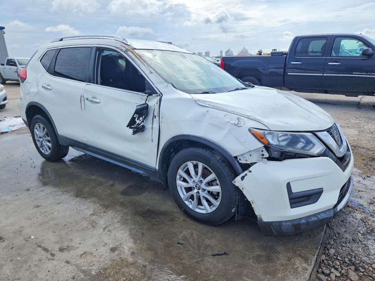 2017 NISSAN ROGUE SV — снимка 4