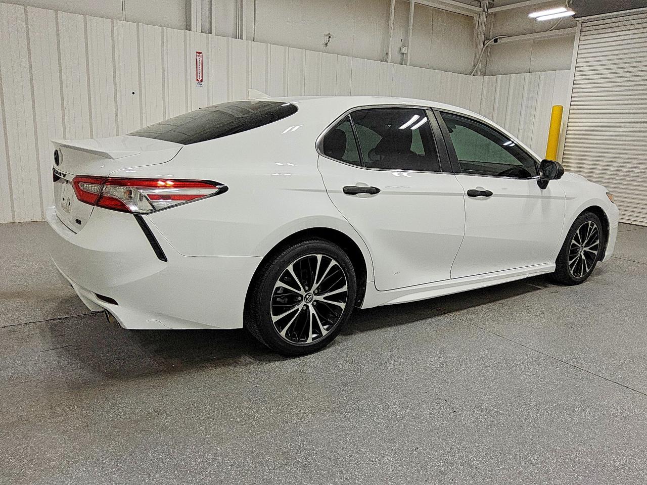 2020 TOYOTA CAMRY SE — снимка 3