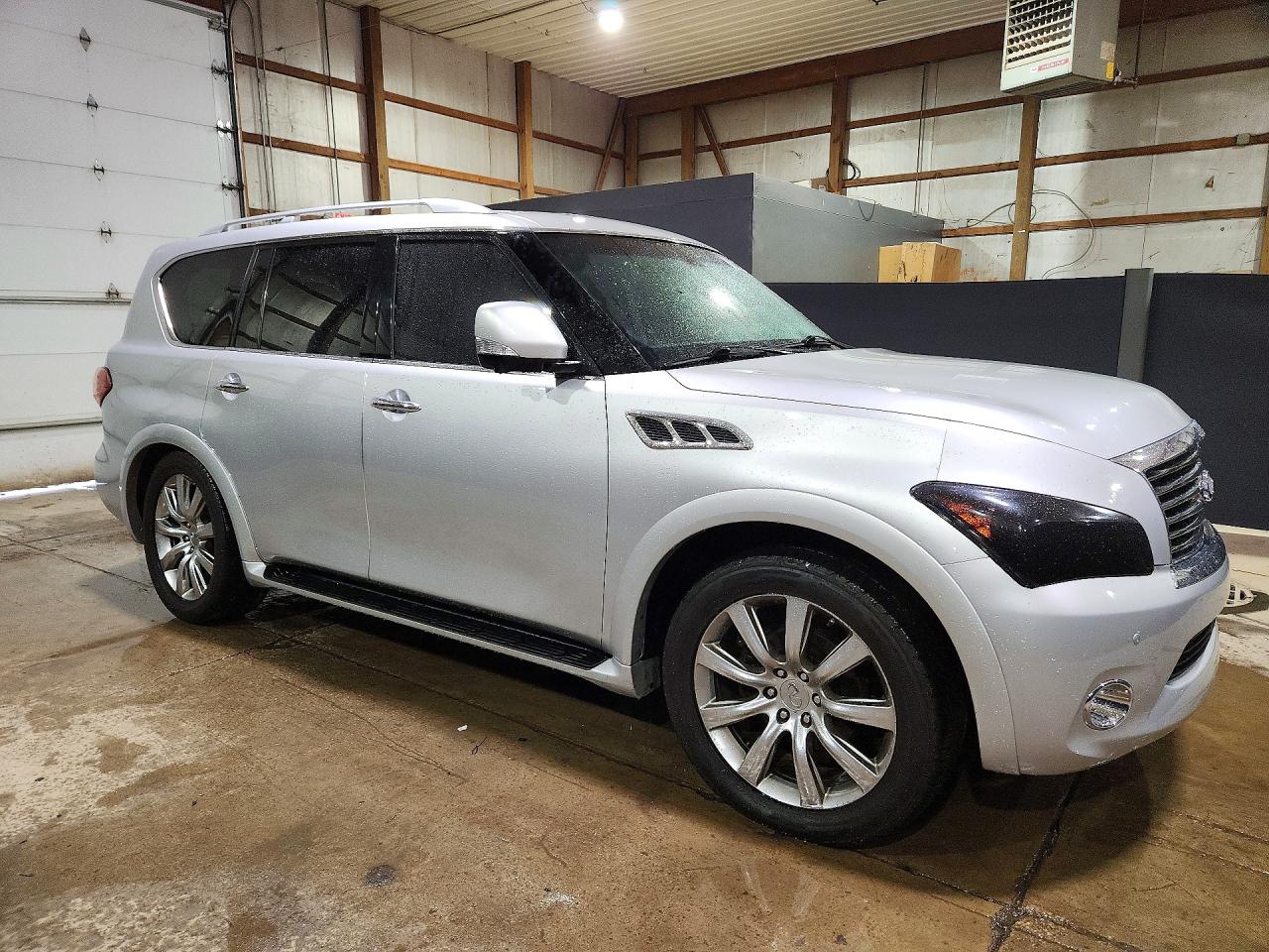 2013 INFINITI QX56 BASE — photo 4
