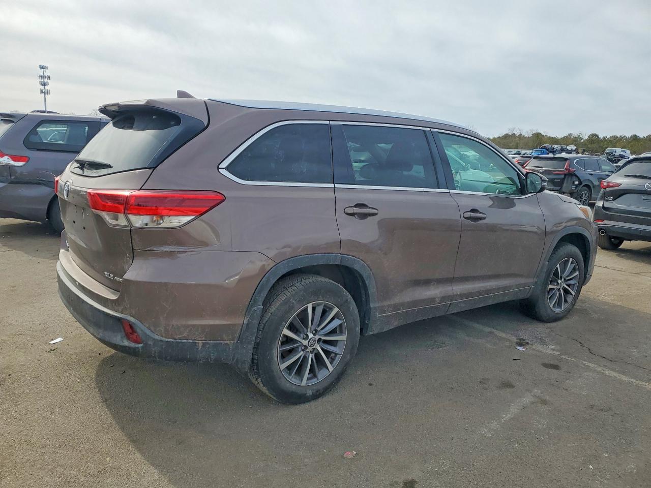 2018 TOYOTA HIGHLANDER SE — снимка 3