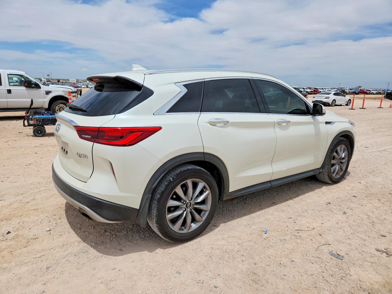 2021 INFINITI QX50 ESSENTIAL — снимка 3