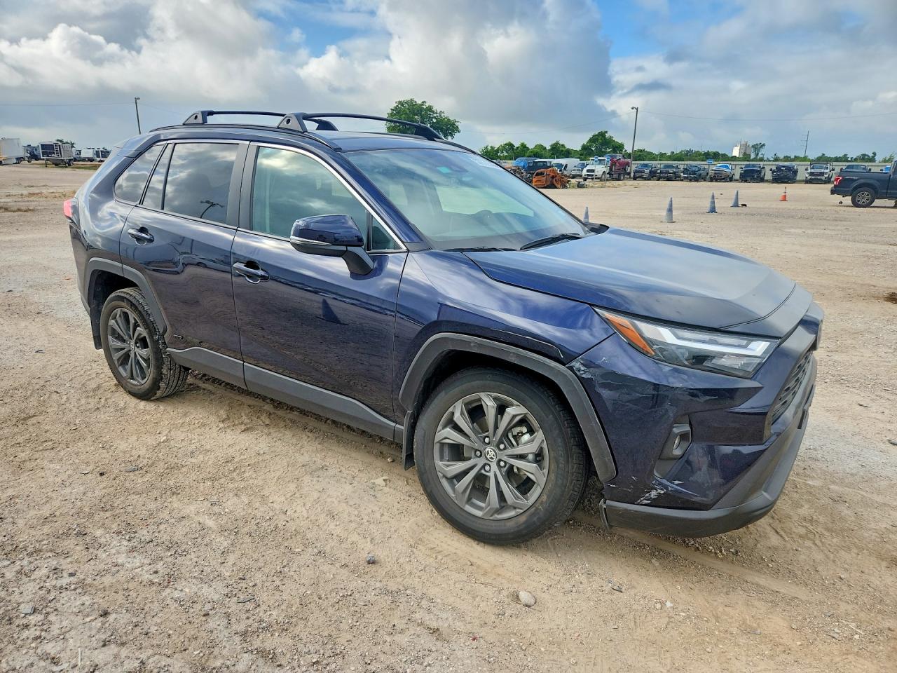 2024 TOYOTA RAV4 XLE PREMIUM — снимка 4
