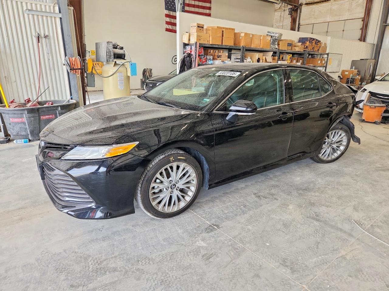 2019 TOYOTA CAMRY XLE