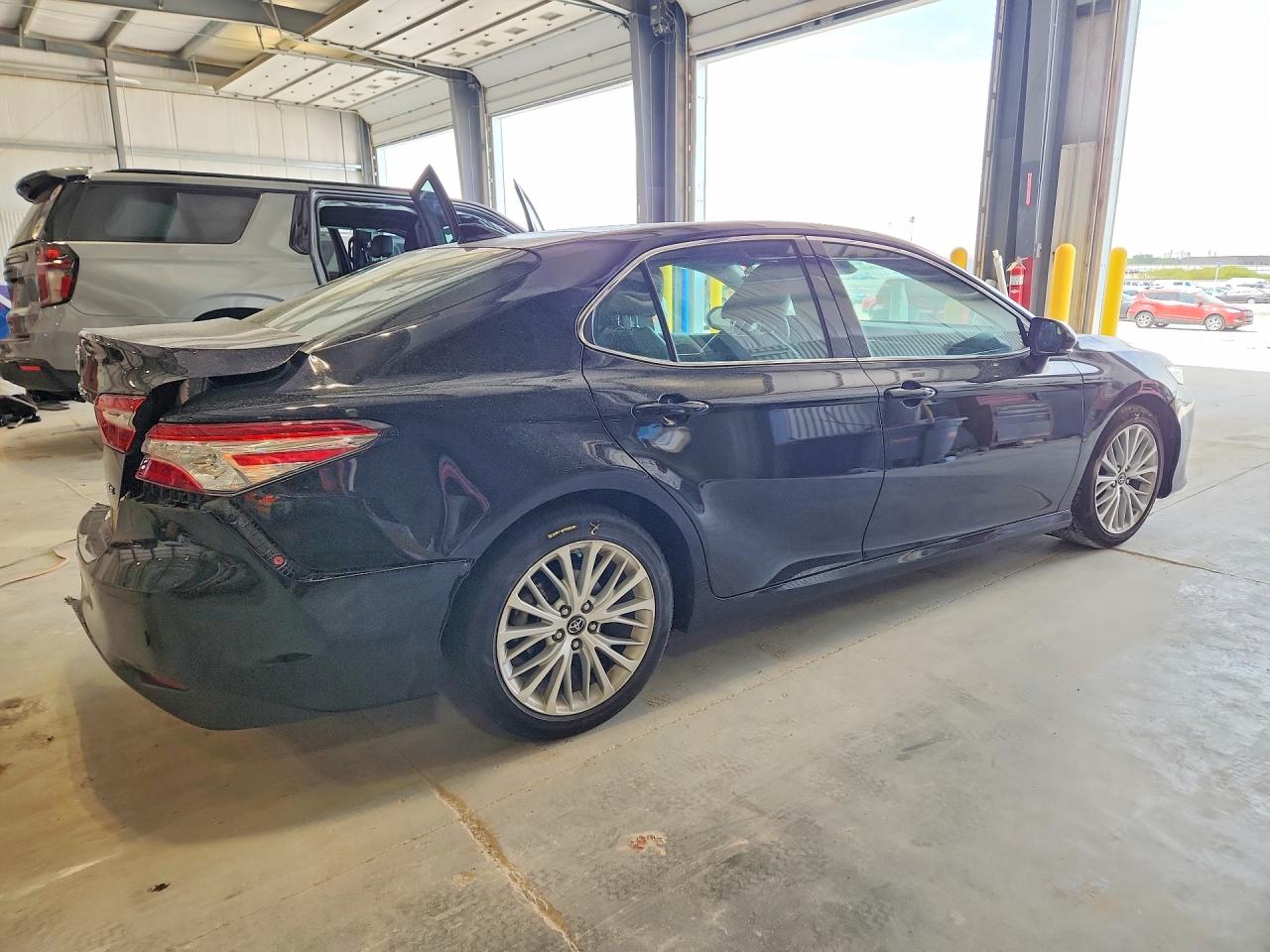 2019 TOYOTA CAMRY XLE — снимка 3