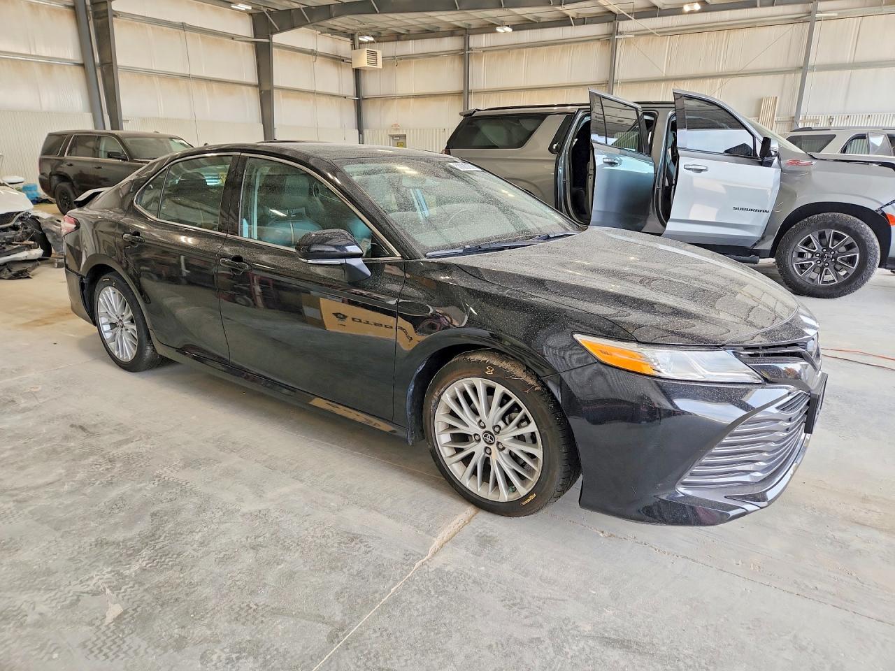 2019 TOYOTA CAMRY XLE — снимка 4