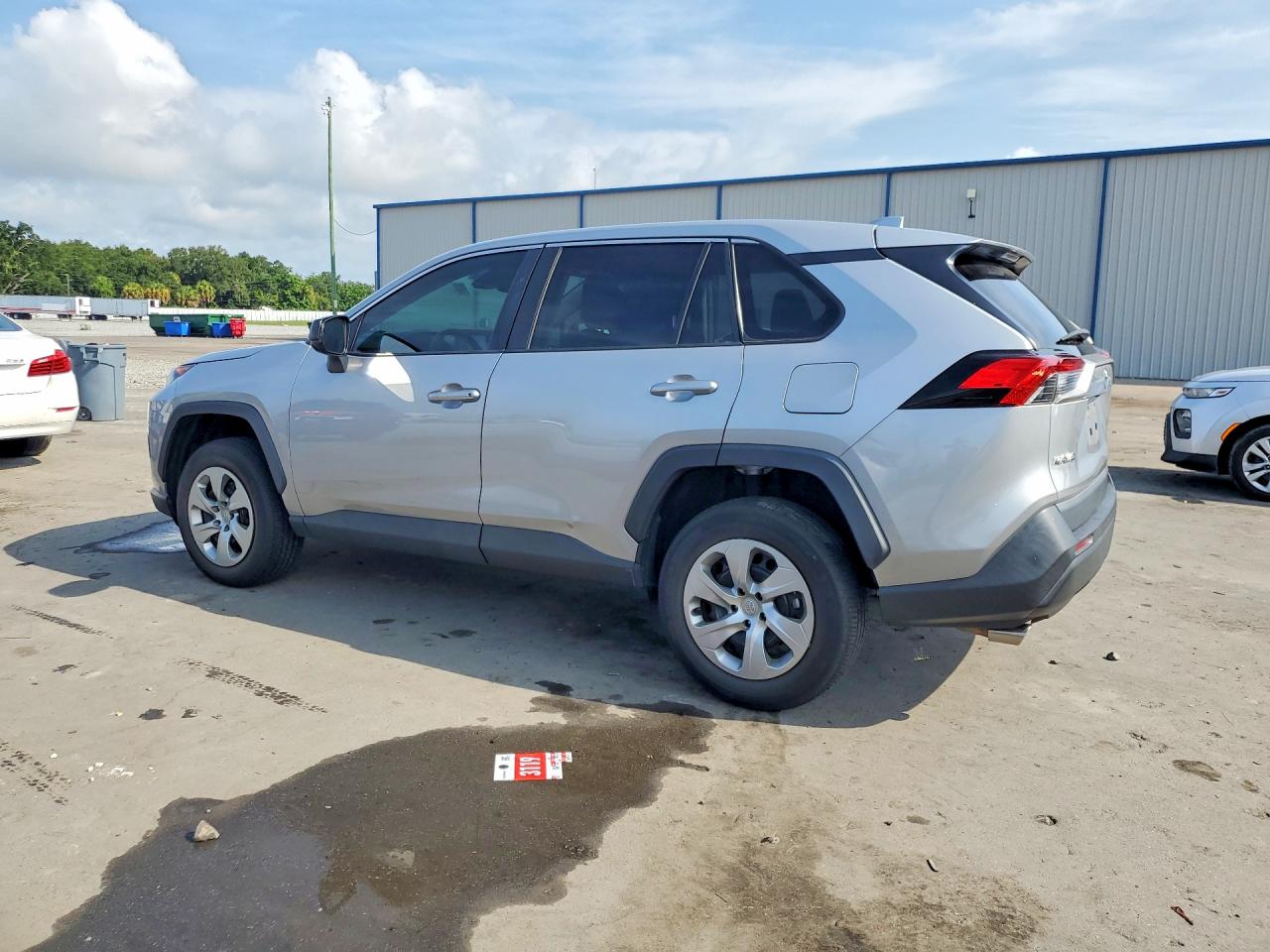 2022 TOYOTA RAV4 LE — снимка 2