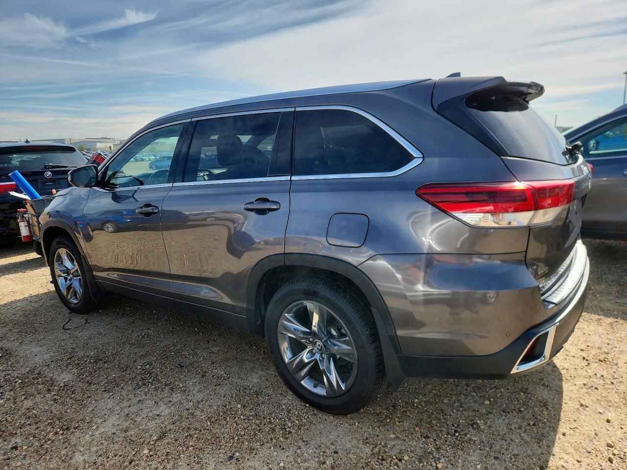 2018 TOYOTA HIGHLANDER LIMITED — снимка 2