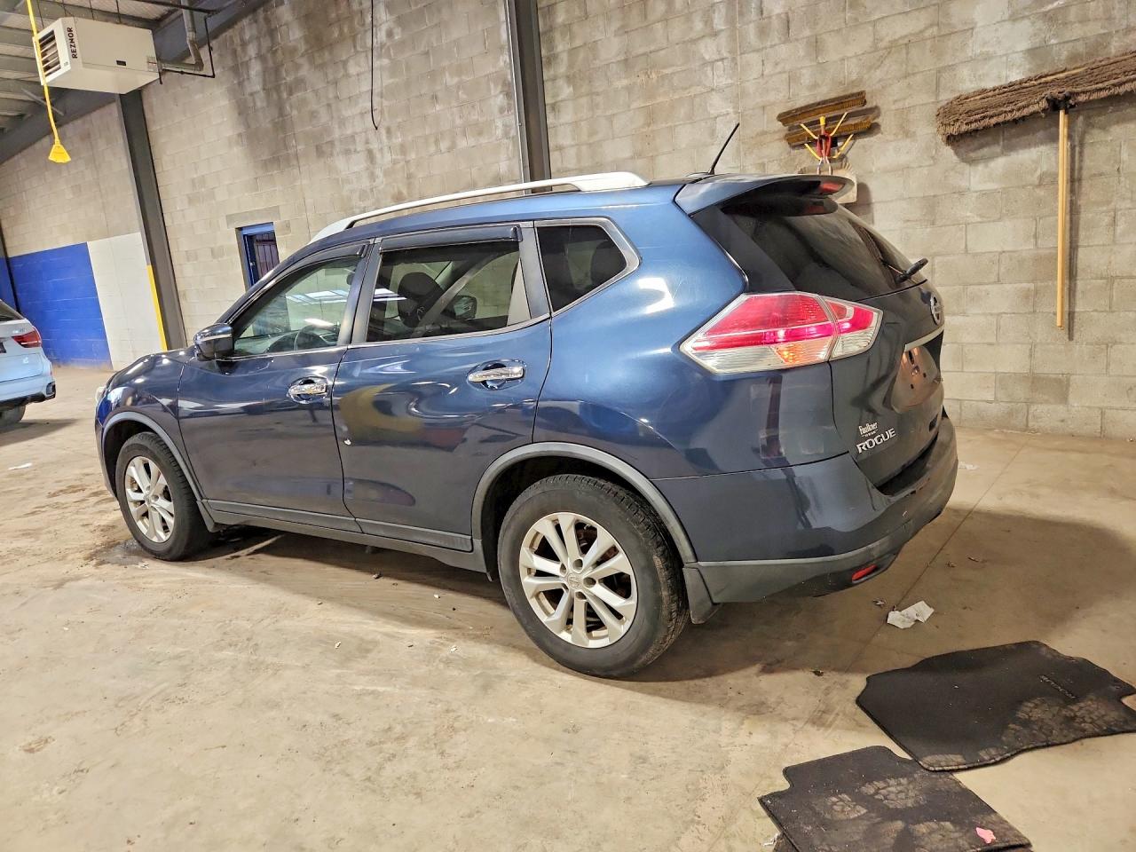 2015 NISSAN ROGUE SV — снимка 2