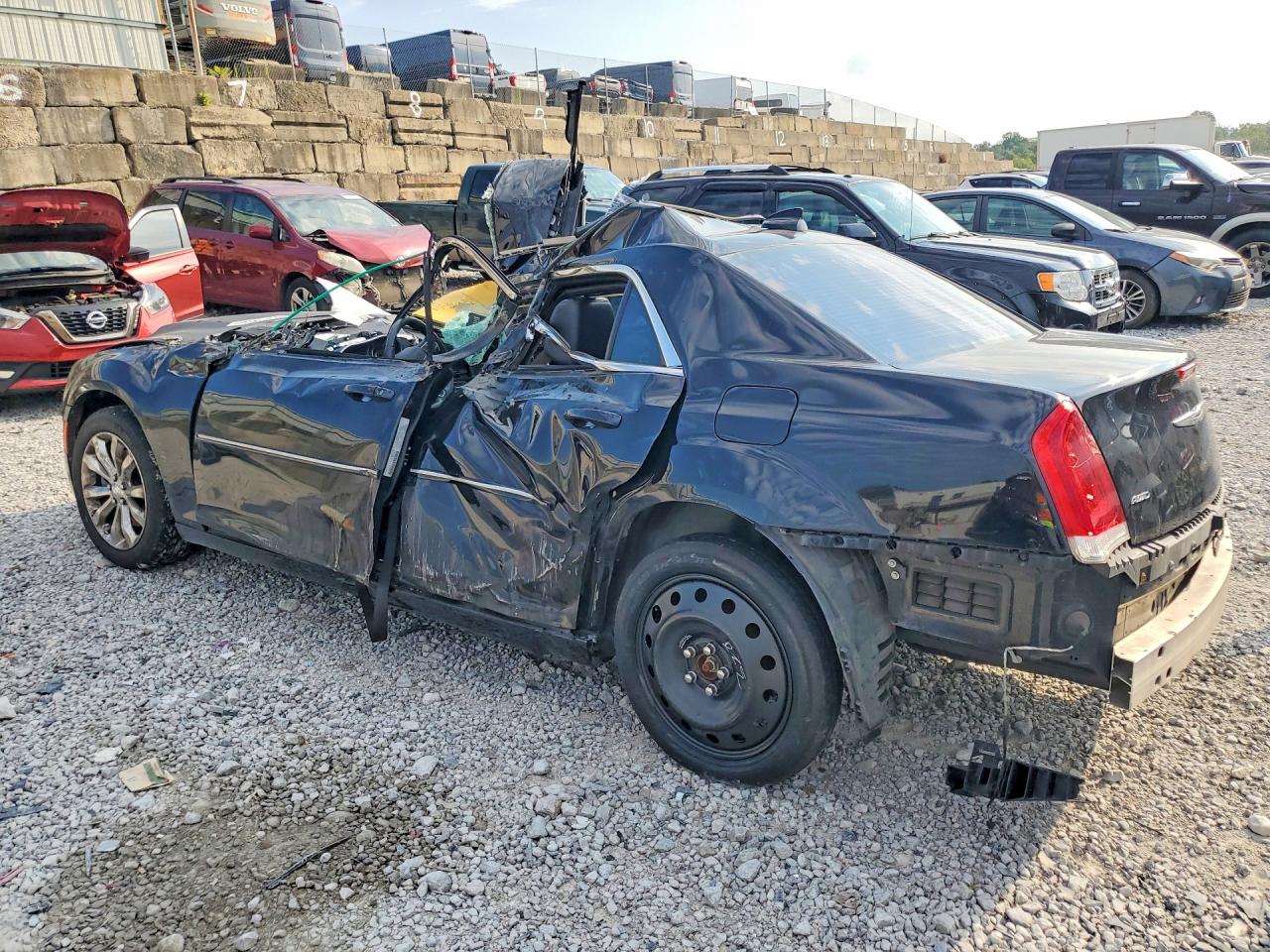 2016 CHRYSLER 300 LIMITED — снимка 2