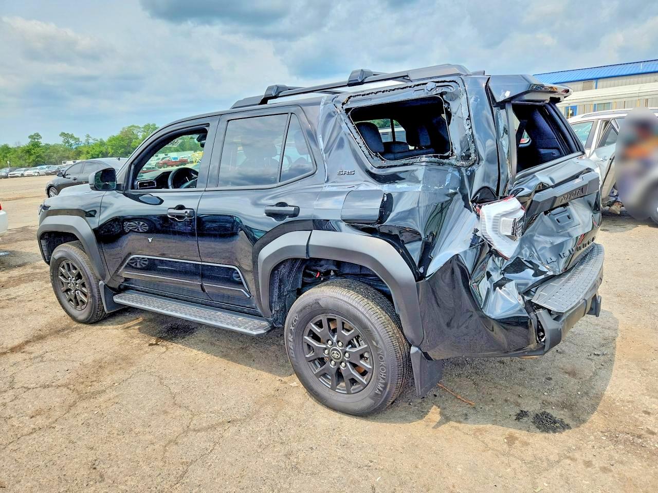 2025 TOYOTA 4RUNNER SR5 — снимка 2
