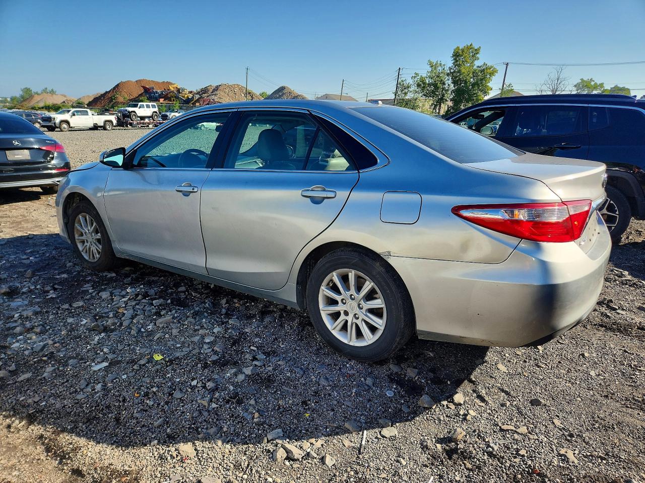 2017 TOYOTA CAMRY LE — снимка 2