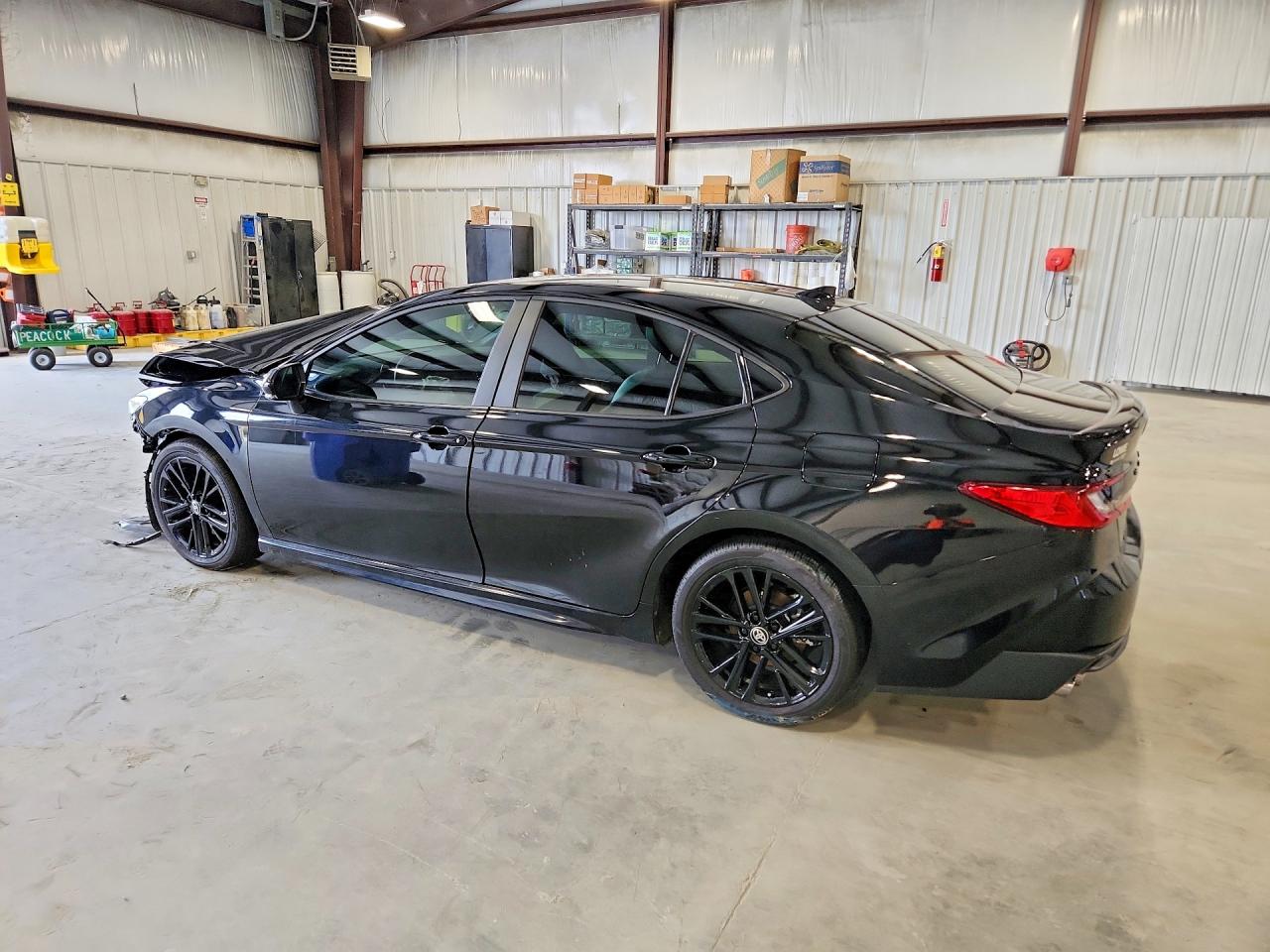 2025 TOYOTA CAMRY SE — снимка 2