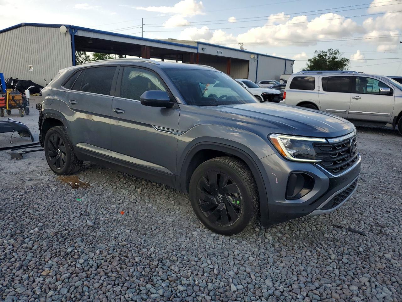 2024 VOLKSWAGEN ATLAS CROSS SPORT SE — снимка 4