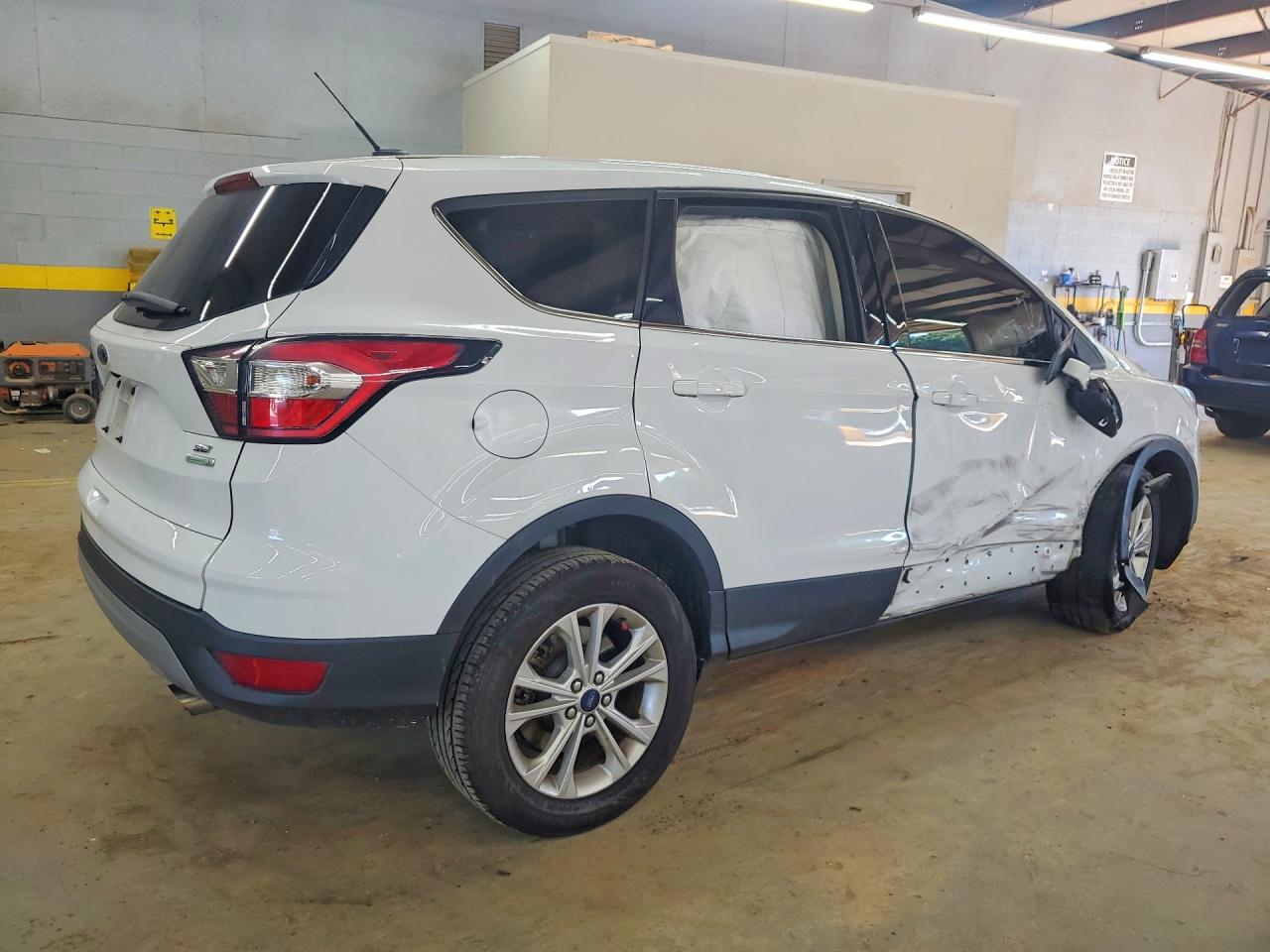 2017 FORD ESCAPE SE — снимка 3