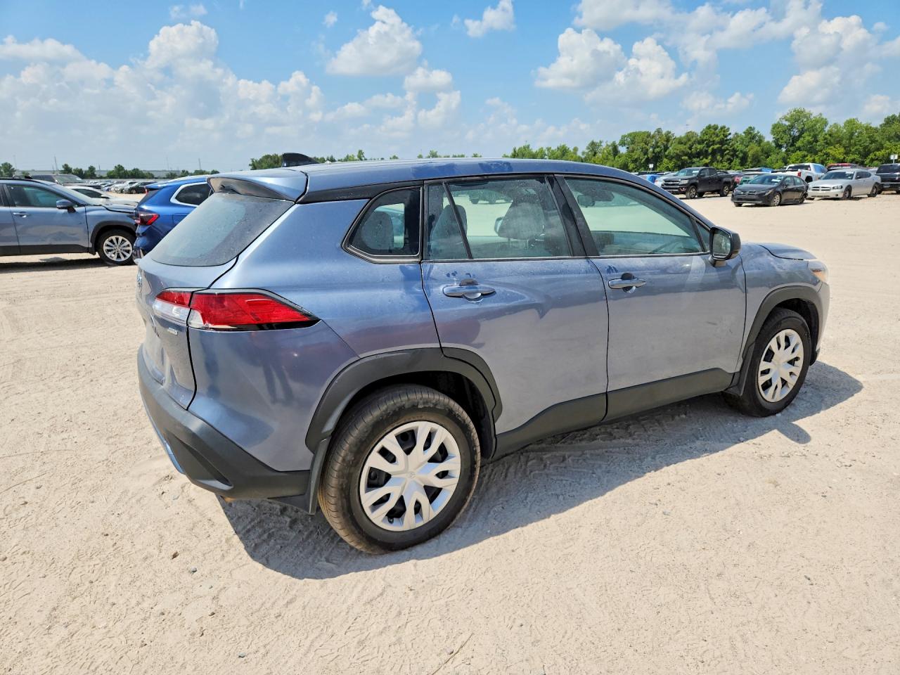 2025 TOYOTA COROLLA CROSS L — снимка 3