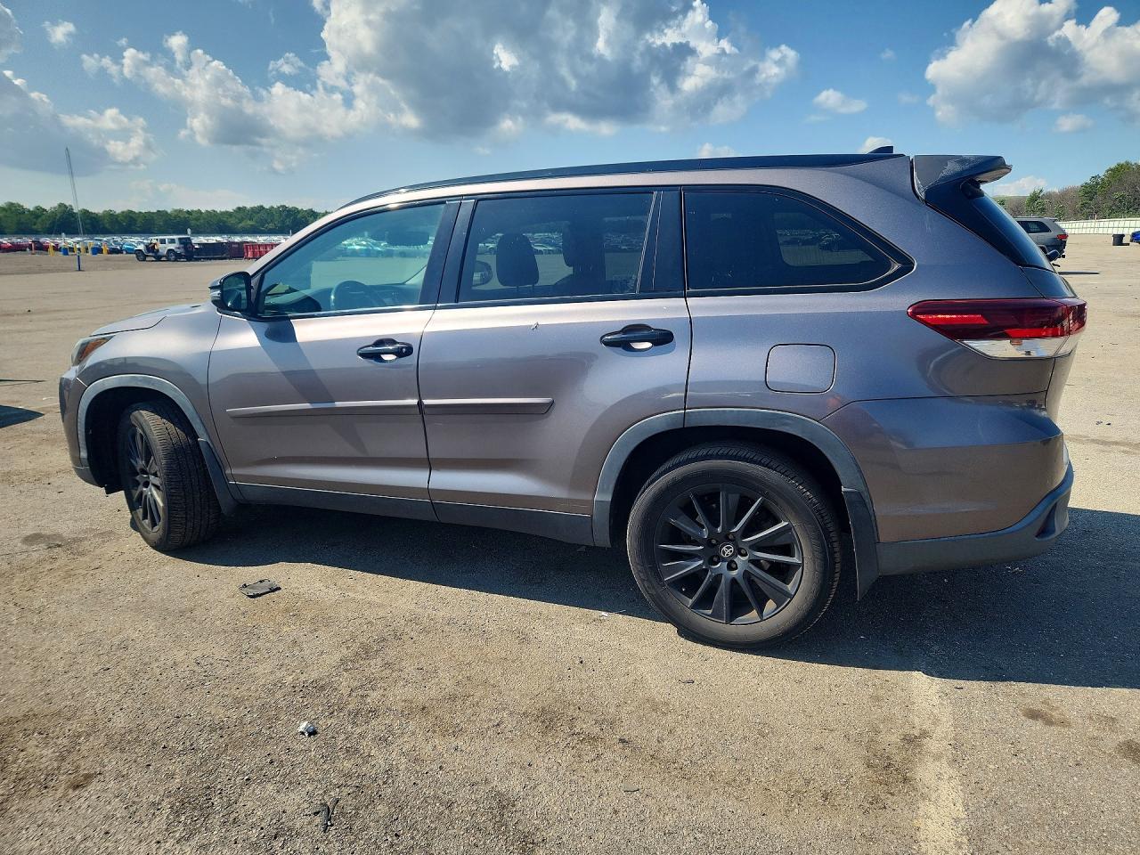 2019 TOYOTA HIGHLANDER SE — снимка 2