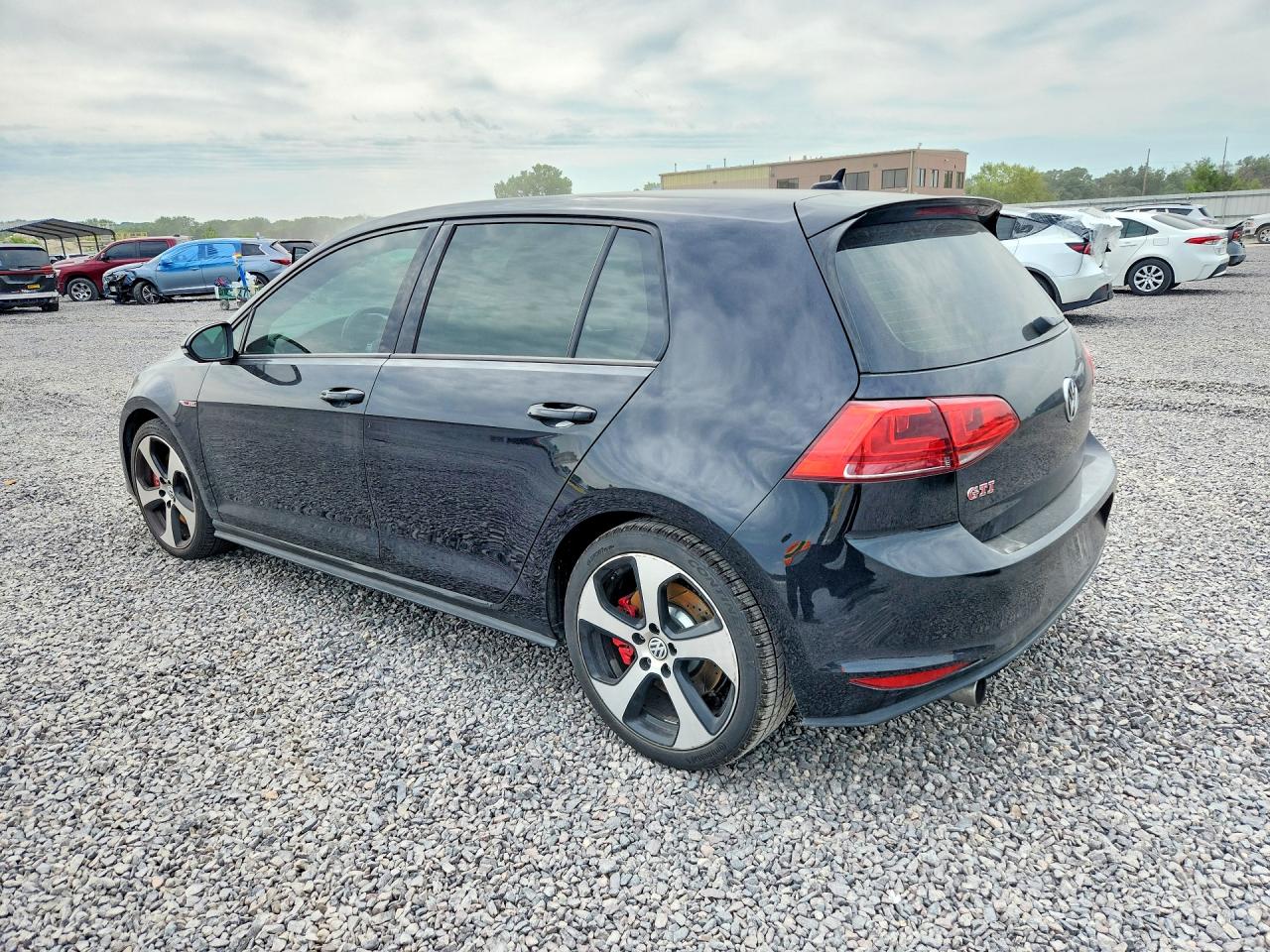 2016 VOLKSWAGEN GTI S/SE — снимка 2