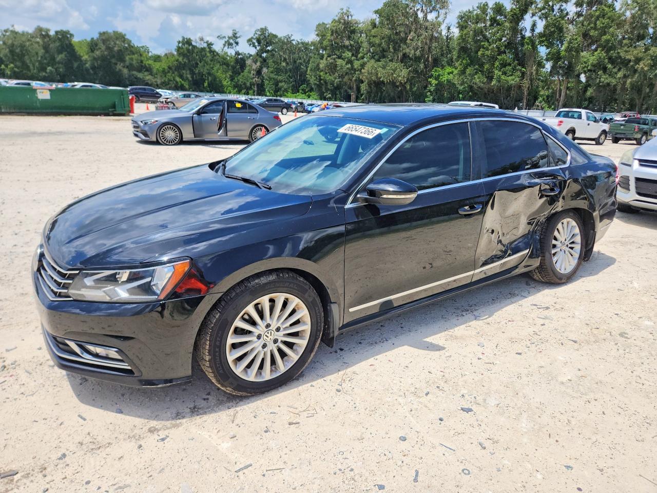 2016 VOLKSWAGEN PASSAT SE