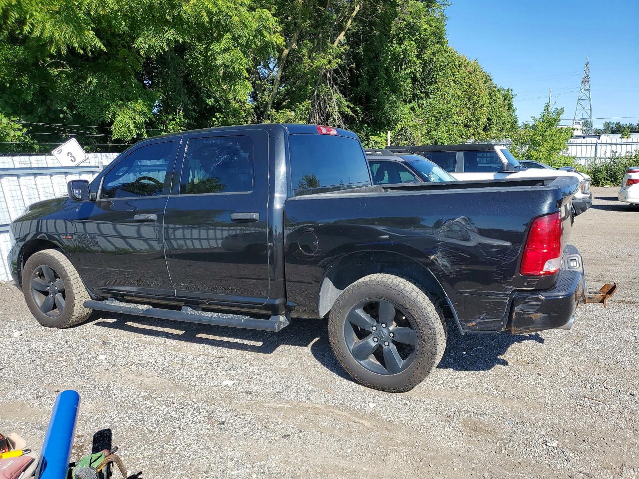 2017 RAM 1500 ST — снимка 2