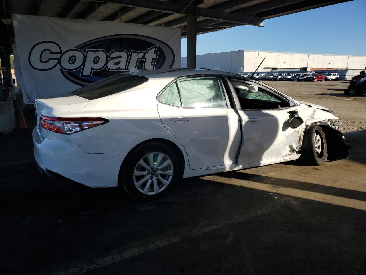 2020 TOYOTA CAMRY LE — снимка 3
