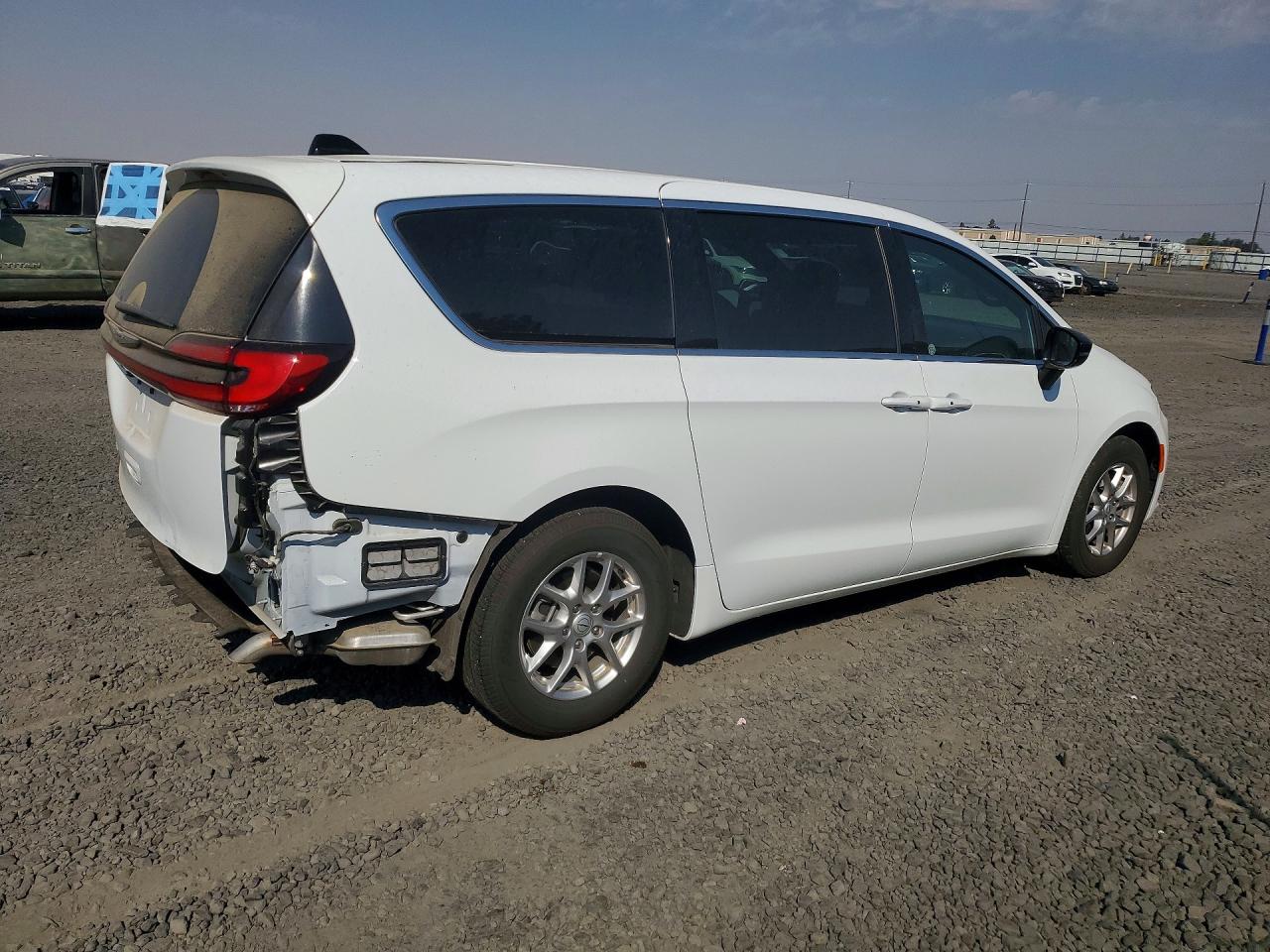 2026 CHRYSLER PACIFICA SELECT — снимка 3
