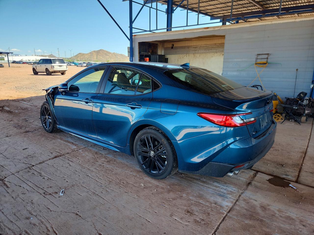 2025 TOYOTA CAMRY SE — снимка 2