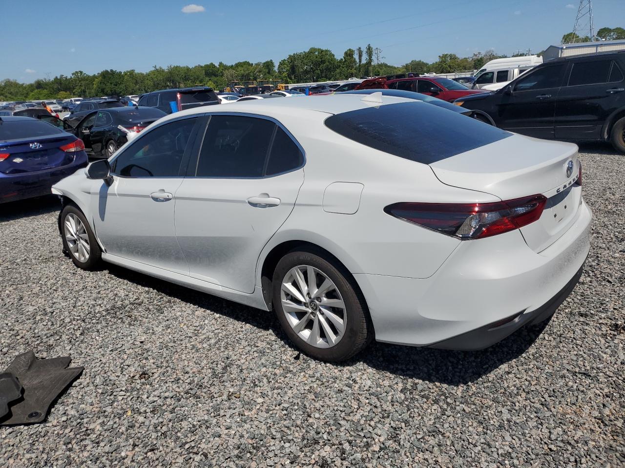 2022 TOYOTA CAMRY LE — снимка 2