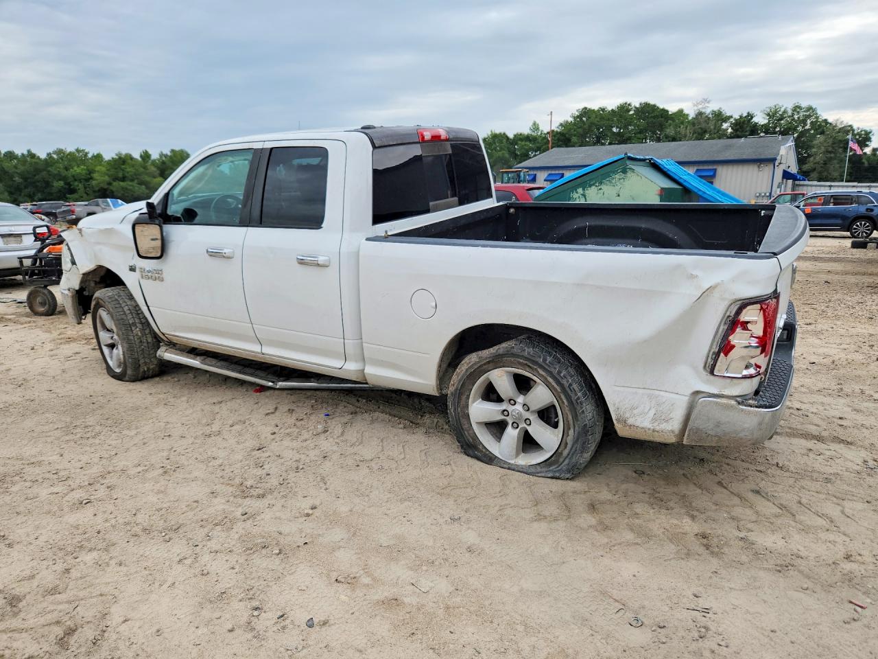 2016 RAM 1500 SLT — снимка 2