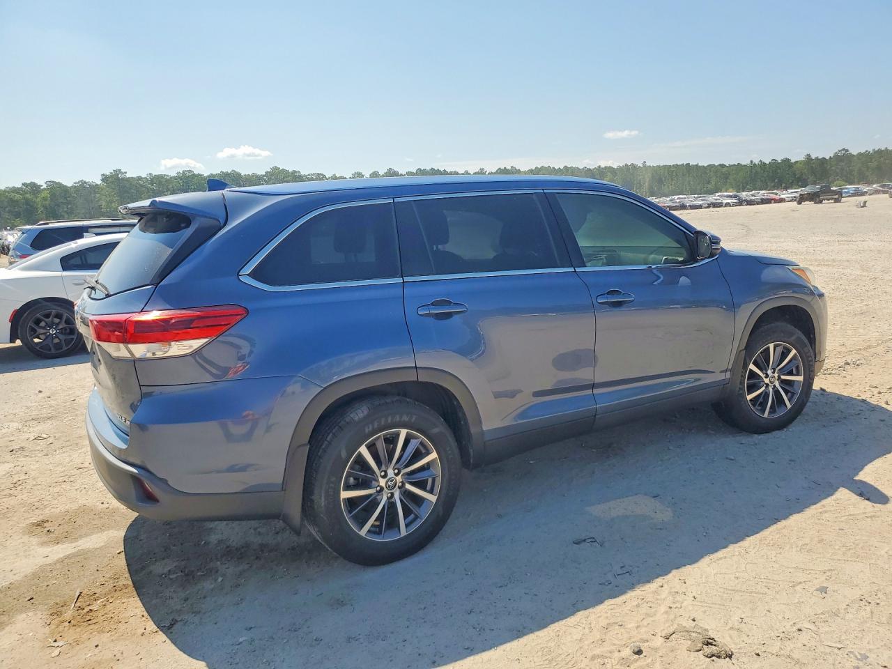 2019 TOYOTA HIGHLANDER XLE — снимка 3