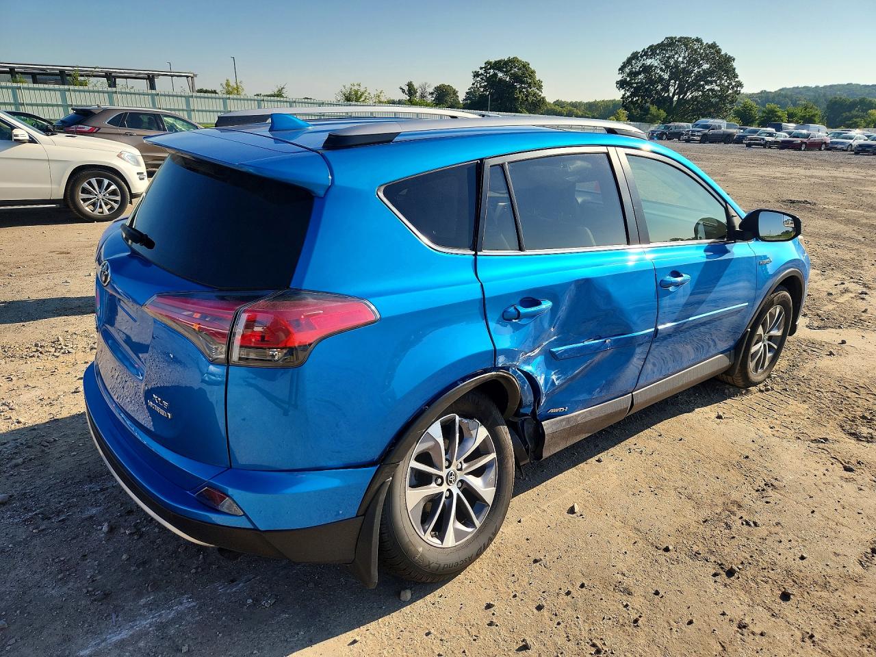 2018 TOYOTA RAV4 HYBRID XLE — снимка 3