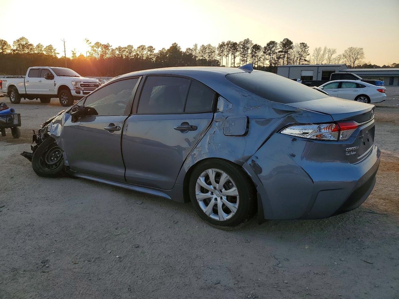 2026 TOYOTA COROLLA LE — снимка 2