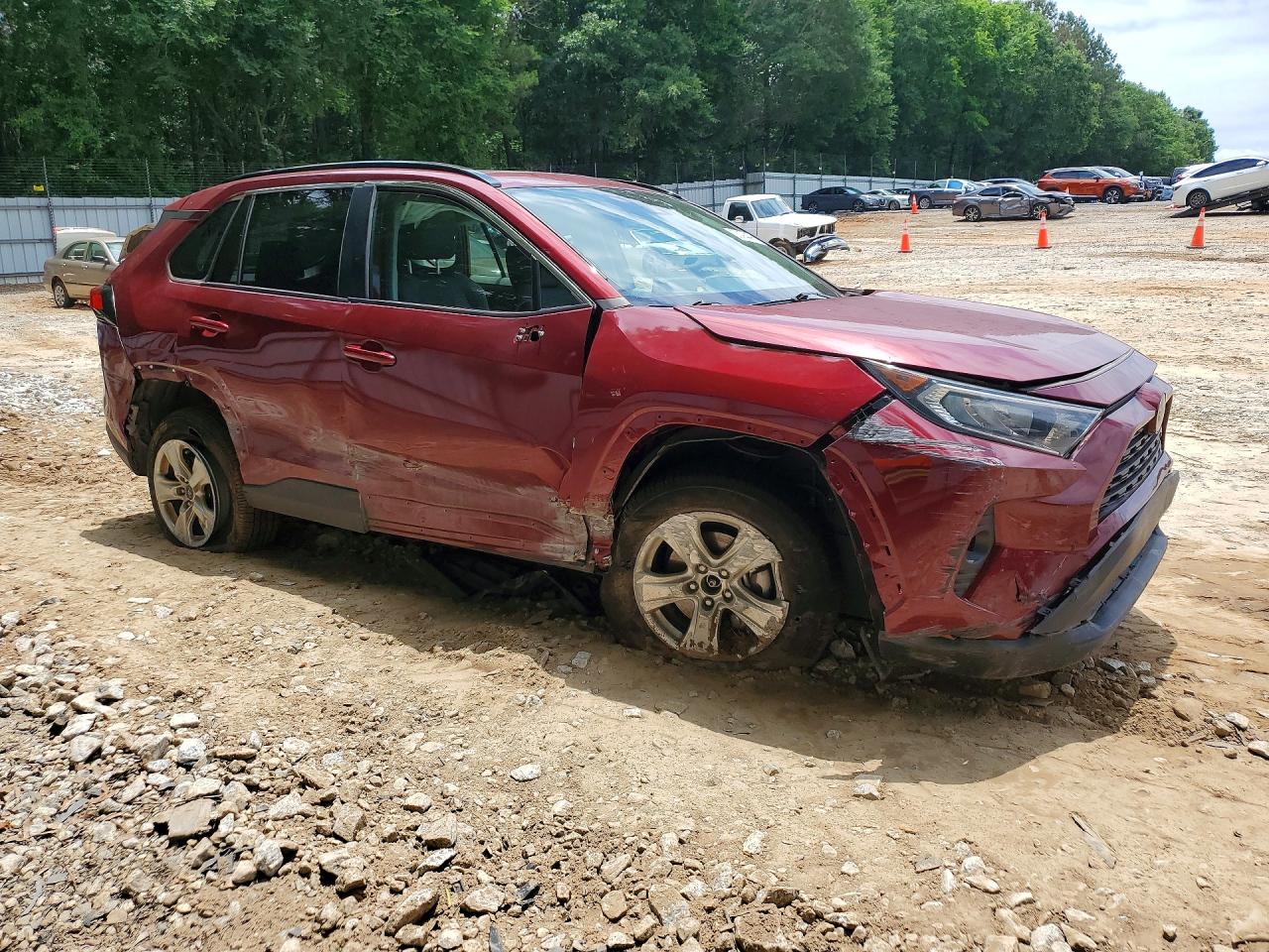 2020 TOYOTA RAV4 XLE — снимка 4