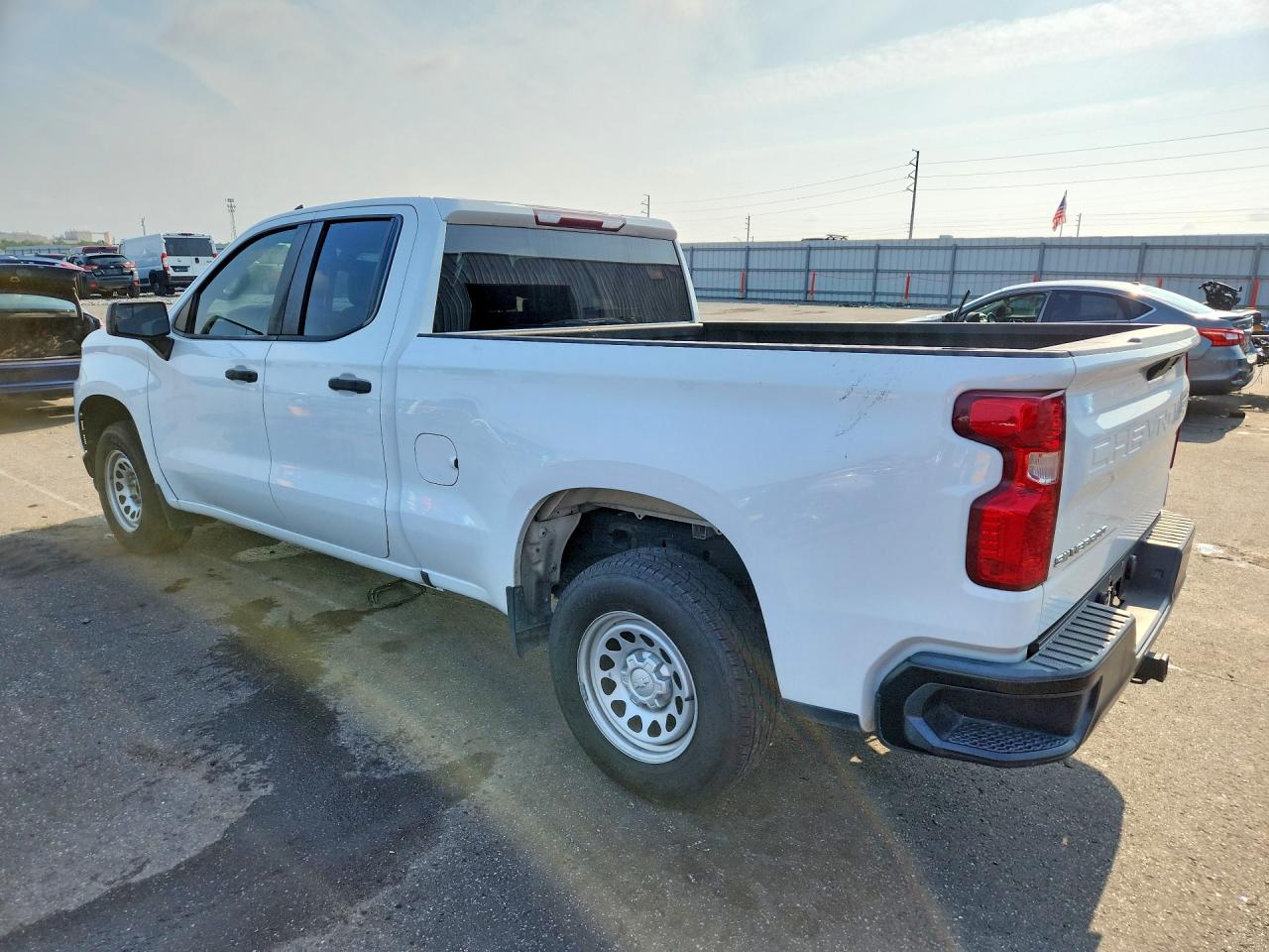 2021 CHEVROLET SILVERADO C1500 — снимка 2