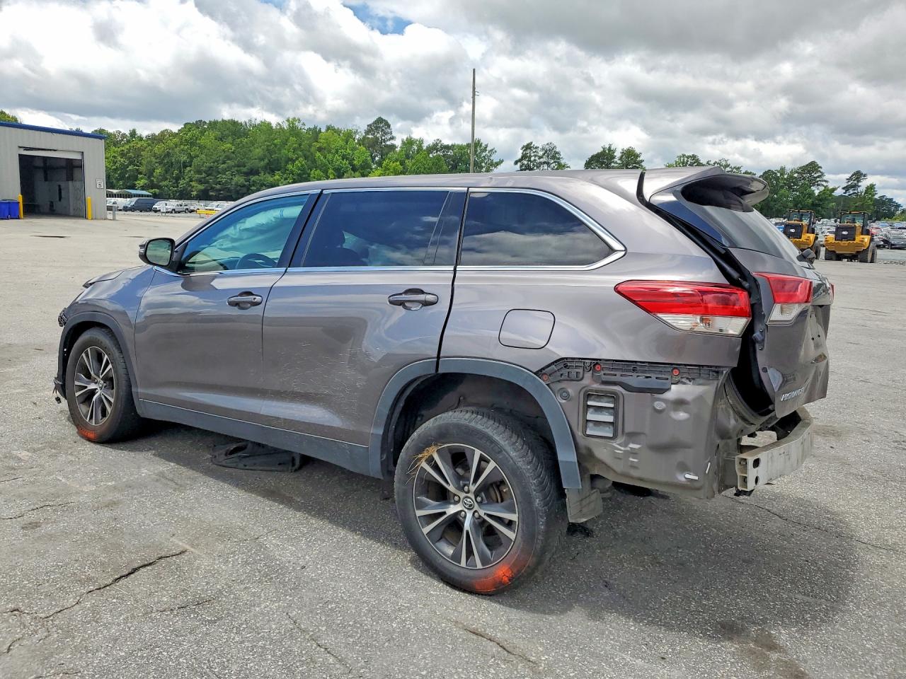 2019 TOYOTA HIGHLANDER LE — снимка 2