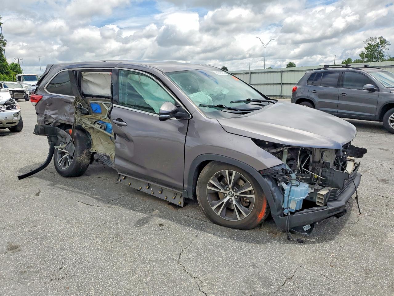 2019 TOYOTA HIGHLANDER LE — снимка 4