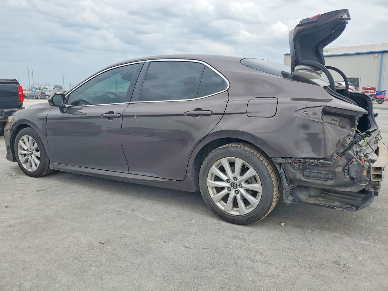 2018 TOYOTA CAMRY LE — снимка 2