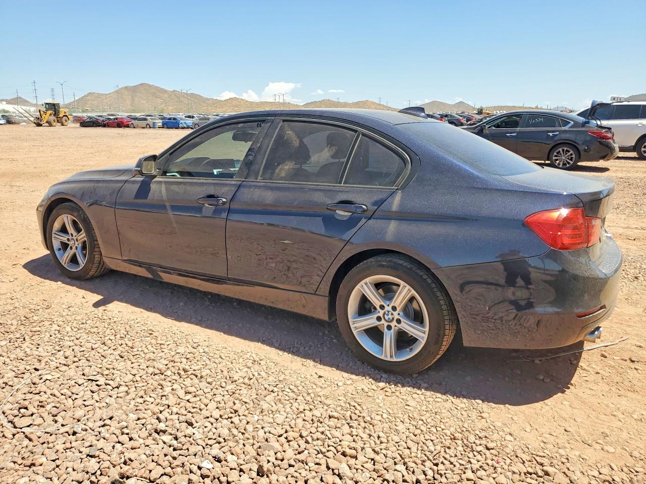 2013 BMW 328 I — снимка 2