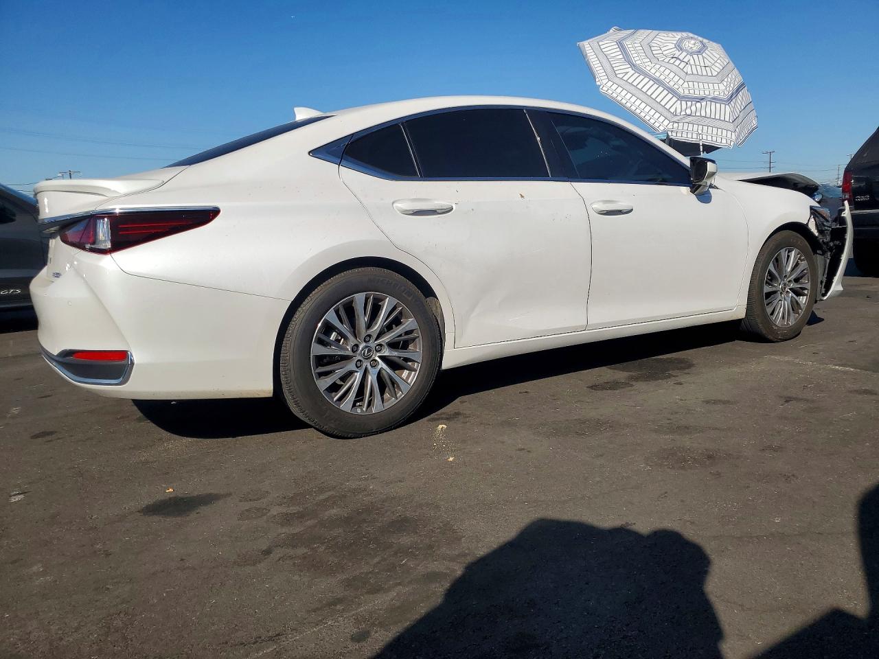 2025 LEXUS ES 300H BASE — снимка 3