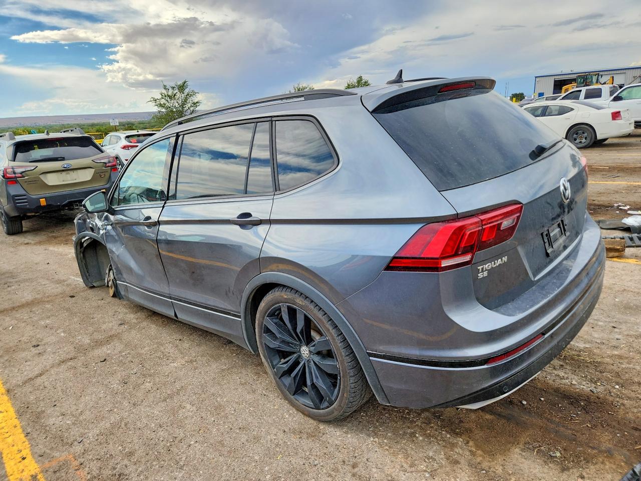 2021 VOLKSWAGEN TIGUAN SE — снимка 2