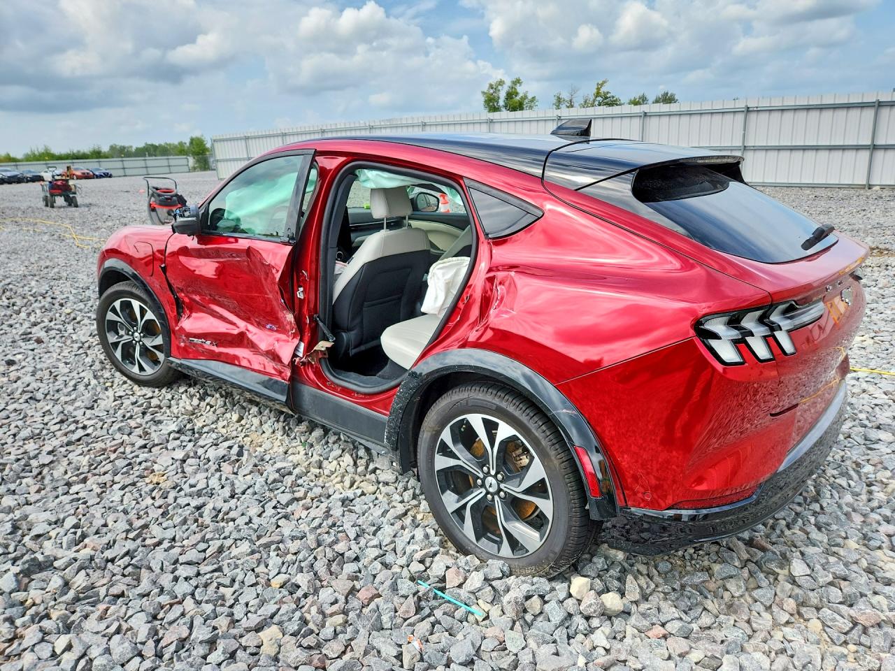 2021 FORD MUSTANG MACH-E PREMIUM — снимка 2