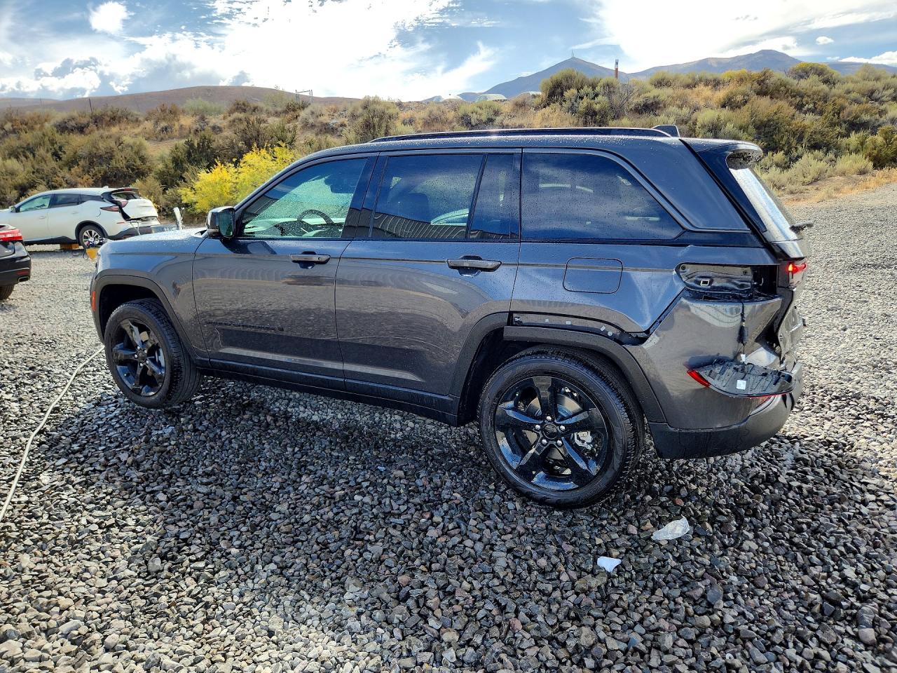 2026 JEEP GRAND CHEROKEE LIMITED — photo 2