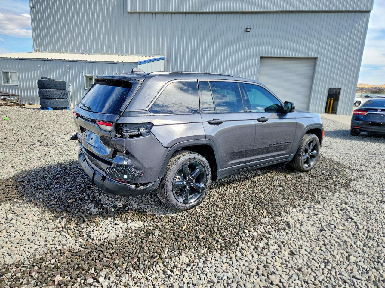 2026 JEEP GRAND CHEROKEE LIMITED — photo 3