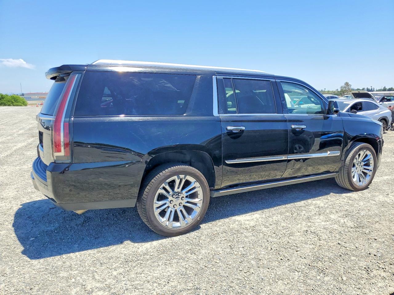2017 CADILLAC ESCALADE — снимка 3